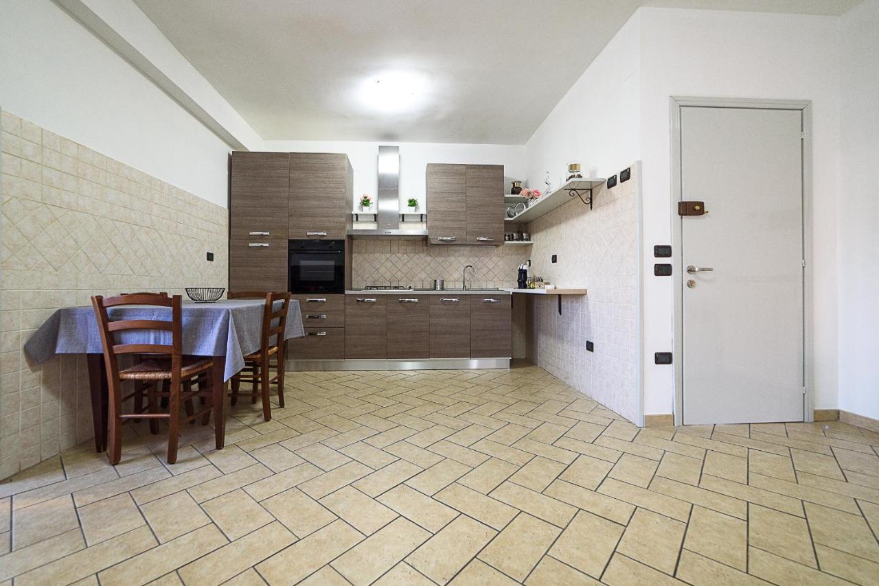 Appartamento Di Via Refini Spoleto Exteriör bild