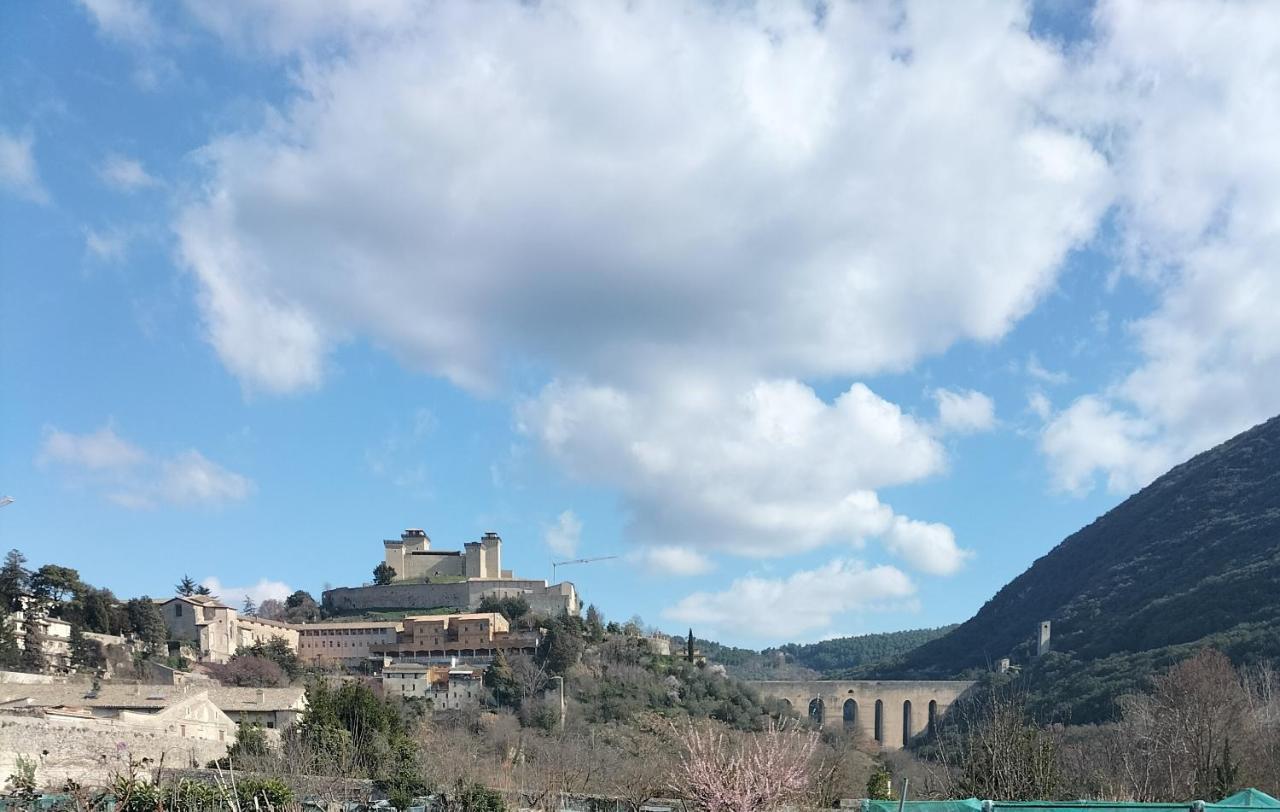 Appartamento Di Via Refini Spoleto Exteriör bild