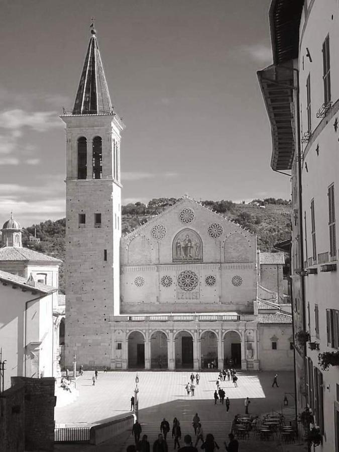 Appartamento Di Via Refini Spoleto Exteriör bild